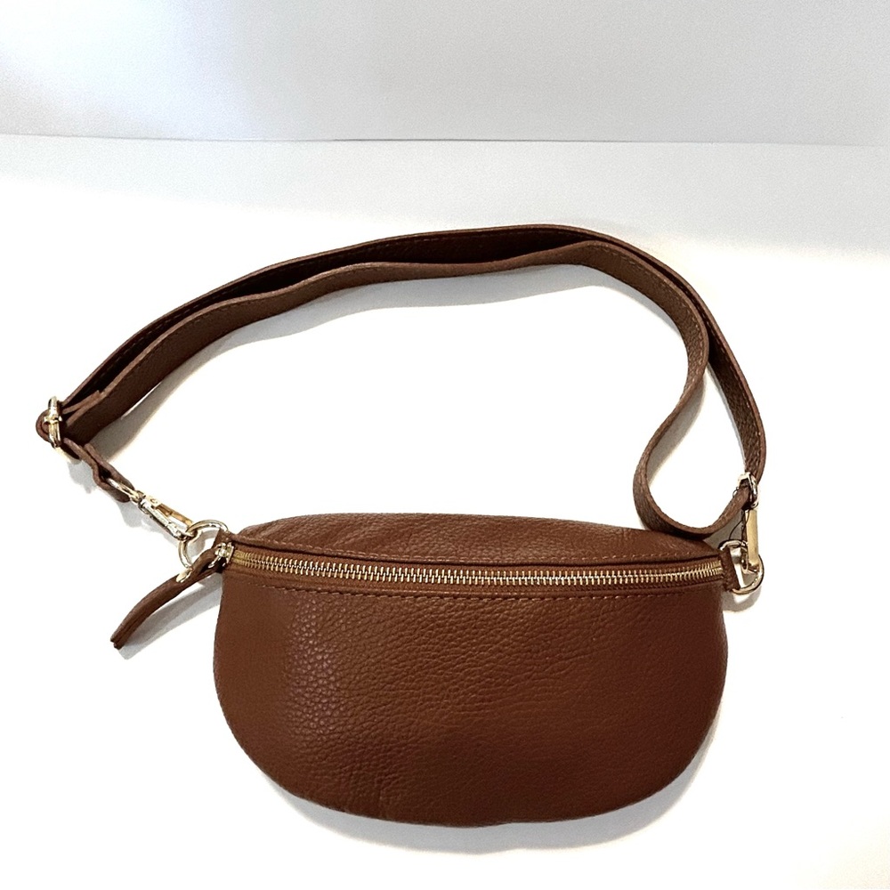 DV Diva’s Bags of Italy in Caramel Brown Leather Crossbody/Belt Bag New!
